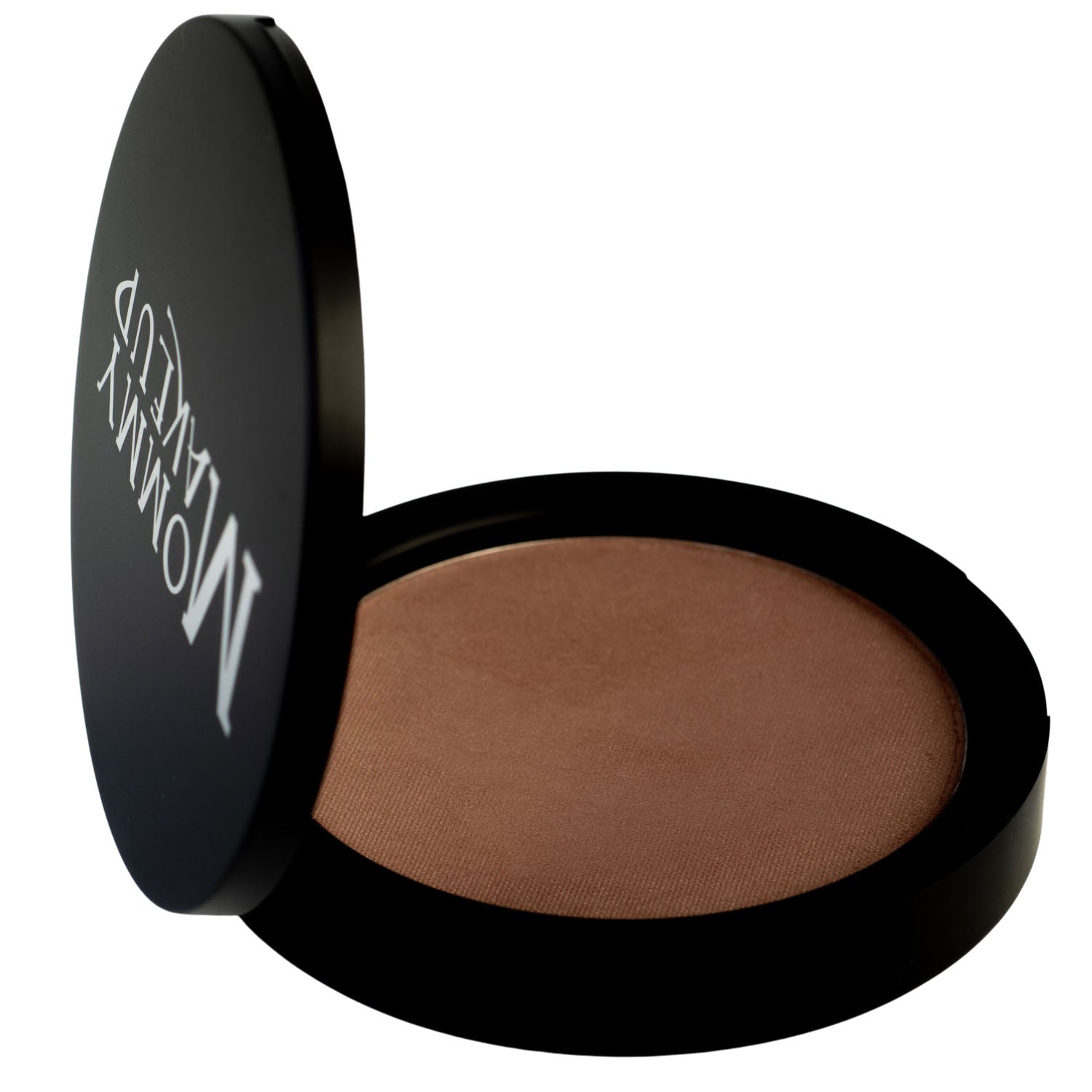 PRESSED Mineral Bronzer is suitable for all skin tones! This pressed-mineral, talc-free bronzer always looks healthy yet natural (never too yellow or "dirty") and gives a natural flush to the cheeks.